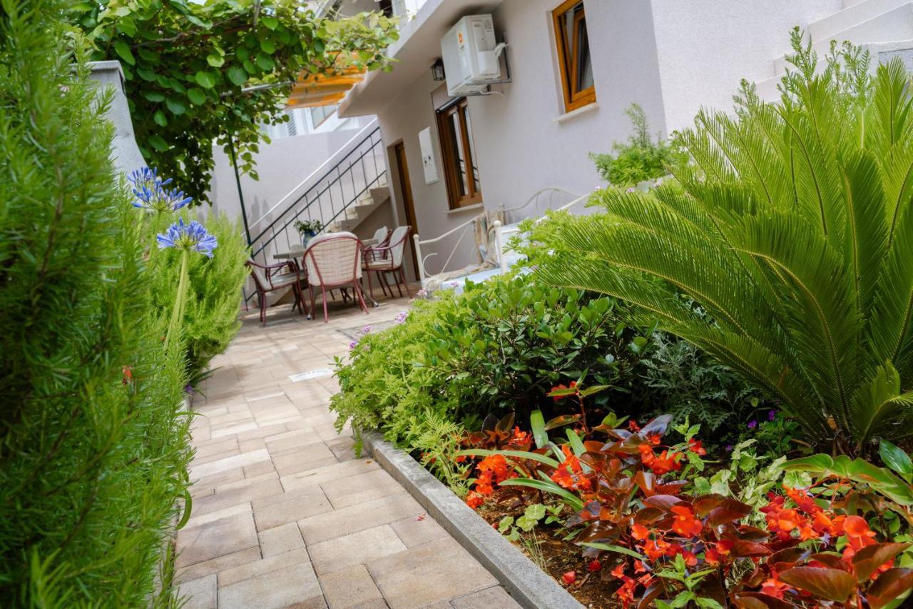Garden Apartment Вела-Лука Экстерьер фото